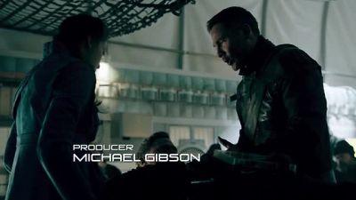 Easy! He's not a pincushion! - Killjoys