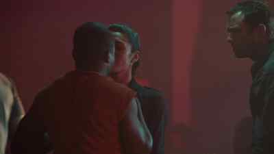 Easy, tiger.
Shh, shh, shh, shh. - Strike Back