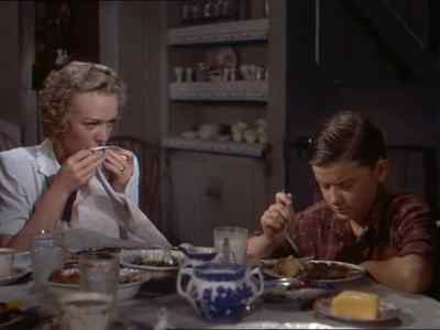 Eat your dinner,
Kenny. - My Friend Flicka