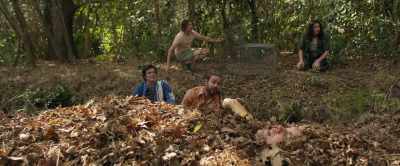 - Eat the peanut butter.
- He's coming. - Action Point
