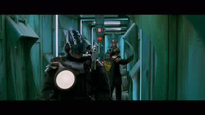 Ecartez les pieds... - The Fifth Element