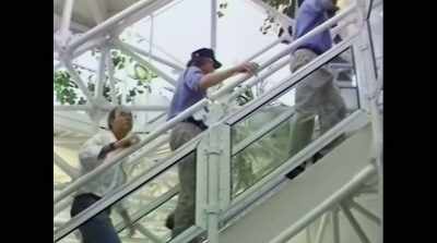 ‐ Ed was under pressure
to stop the bad press - Spaceship Earth
