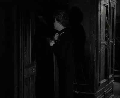 Eddie? Eddie,
I have your milk. - The Munsters