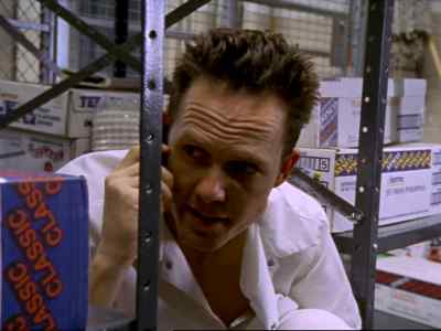 - Eddie, hey, yeah,
no, it's me. - Oz