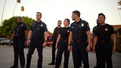 Eddie, Lena, get the tools. - 9-1-1
