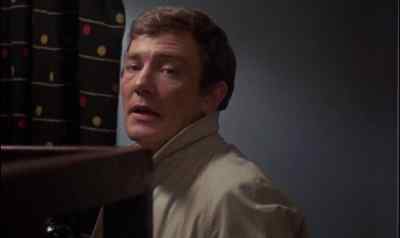 - Eddie!
- The Plaza, Tommy, phone number? - Gumshoe