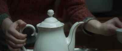 EDEK: That teapot
belonged to my mother. - Treasure