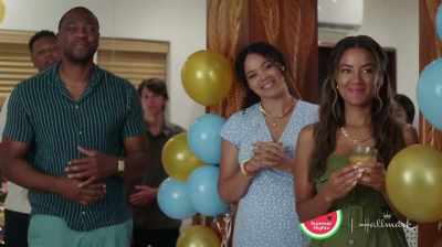 - [edith] oh my. (chuckles) - Caribbean Summer