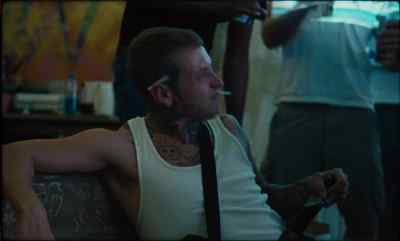 ♪ EDL twat Tommy used
to work on the dock - Bird