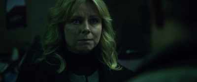 Edward... Edward?
What are you doing, Edward? - Small Town Killers