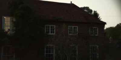 (Eerie droning) - Gangs of London