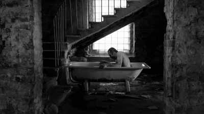 ♪(eerie music resonates) - The Minds of Men