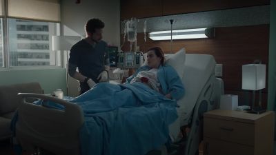 Eh, it's a superficial
lac. You're good. - The Resident