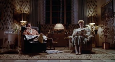 Eight hundred leaf tables and no chairs - Raising Arizona