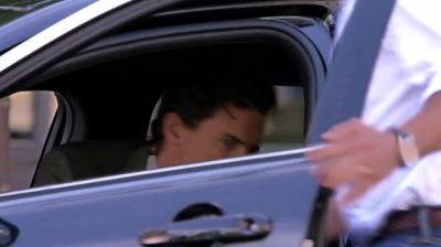 Eight minutes, Caffrey. - White Collar