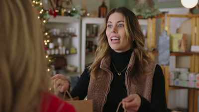 Eight. Oh, okay.
I thought you had said... - Unwrapping Christmas: Olivia's Reunion