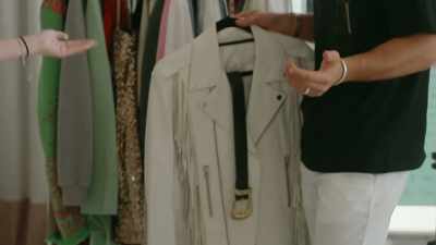 Eighties... oh, oye!
[laughing] - The Real Housewives of Dubai