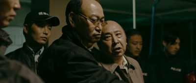 Either you're arrested,
or I let you off the hook. - Bad City