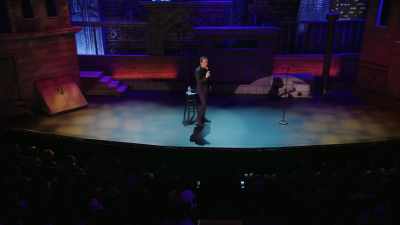 El îmi tot corecta accentul. - Gad Elmaleh: American Dream