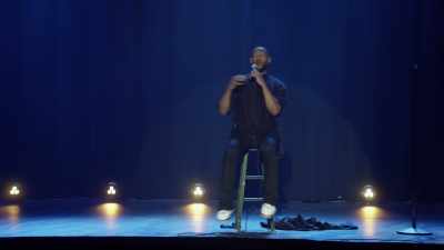 El râdea și se sărutau: "Scumpo!" - Marlon Wayans: God Loves Me