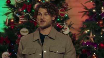 Ela é de Boston, - 'Tis the Season to be Merry