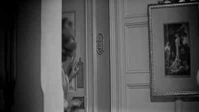- Eleanor?
- GO AWAY! - Paranoiac