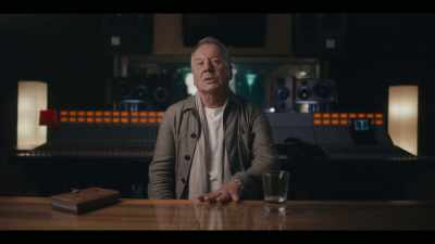 ELECTRIC BASS PLAYS - Simple Minds: Everything is Possible