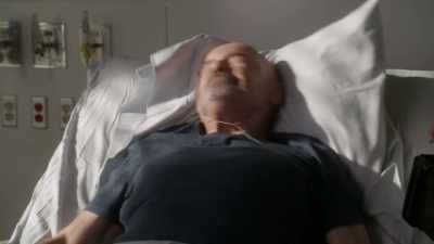 [ Electricity crackles ]
[ Grunting ] - The Blacklist: Redemption