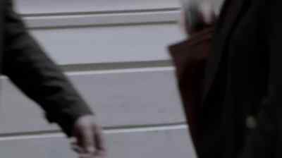 [Electricity crackles] - The Following