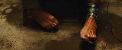 (ELECTRICITY CRACKLING)
(GRUNTING IN PAIN) - Get the Gringo