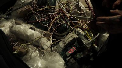 (ELECTRICITY CRACKLING) - Lethal Weapon