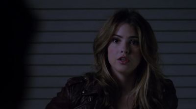 (ELECTRICITY CRACKLING) - Teen Wolf