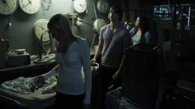 [Electricity Ηumming]
Wow. Whoa. - Wrong Turn 4: Bloody Beginnings