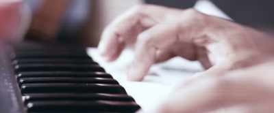 (Elegant classical music) - Doe