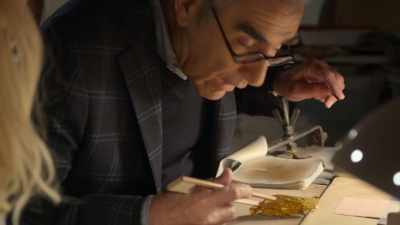 - [Eleonora] Breathe, breathe.
- [Levy blows] - The Reluctant Traveler with Eugene Levy