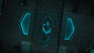 -[Elida giggling]
-[Stox] And have you heard - Vagrant Queen