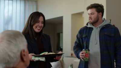 Eliza? I see you've met my pops. - A Christmas of Wonders