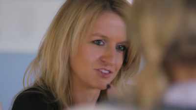 Elizabeth actually looks
just like she looked at PCS, - This Is Paris