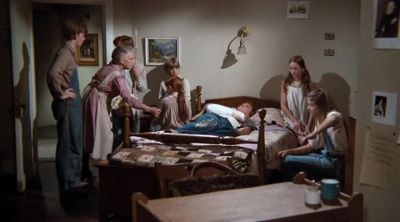 Elizabeth, come on.
Erin, out. - The Waltons