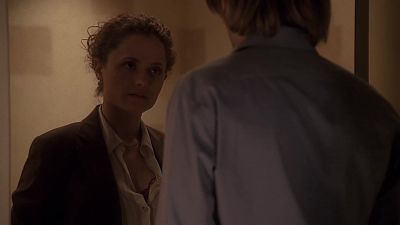 - Elizabeth?
- I can't stay long. - 24