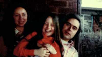 ELIZABETH: I started to see
a psychiatrist and he said, - Ted Bundy: Falling for a Killer