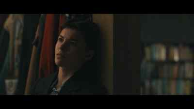 [Elizabeth]
Rebecca, he can't stay here. - Under the Bridge