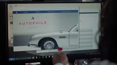 -Elko. See?
The car. - High Potential