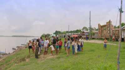 ELLA IS ONE OF
THE FIRST OUTSIDERS - Lost Cities of the Amazon
