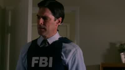 Elle, look at this. - Criminal Minds