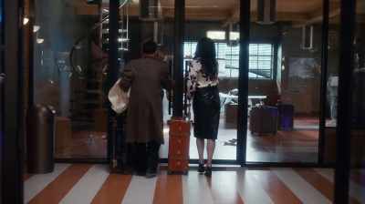 (Elliot): Are they moving in across the hall? - The Z-Suite