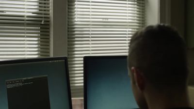 ELLIOT: "Connection
closed by remote host"? - Mr. Robot