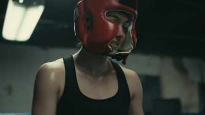 (Elliott groans) - Uppercut