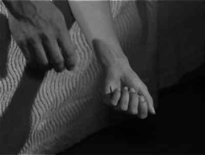 Elsa. What happened?
It's Carl. What happened? - Alfred Hitchcock Presents