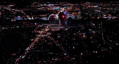Elvises light your fires - Honeymoon in Vegas
